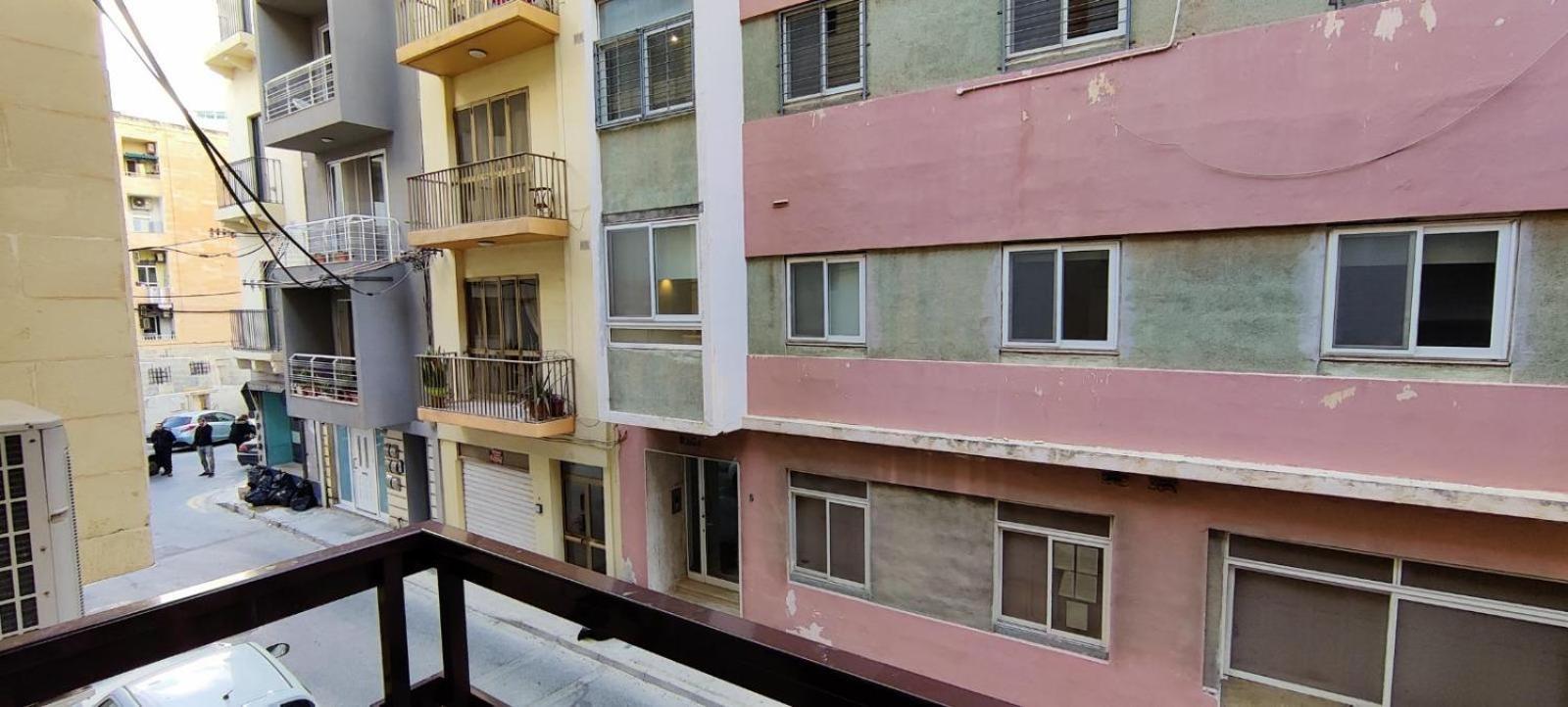 Amery R1 Sliema Luaran gambar